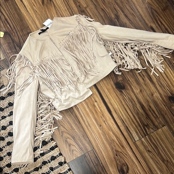 NWT Chic Fringe Faux Jacket in Light Beige waist jacket - Picture 2 of 7